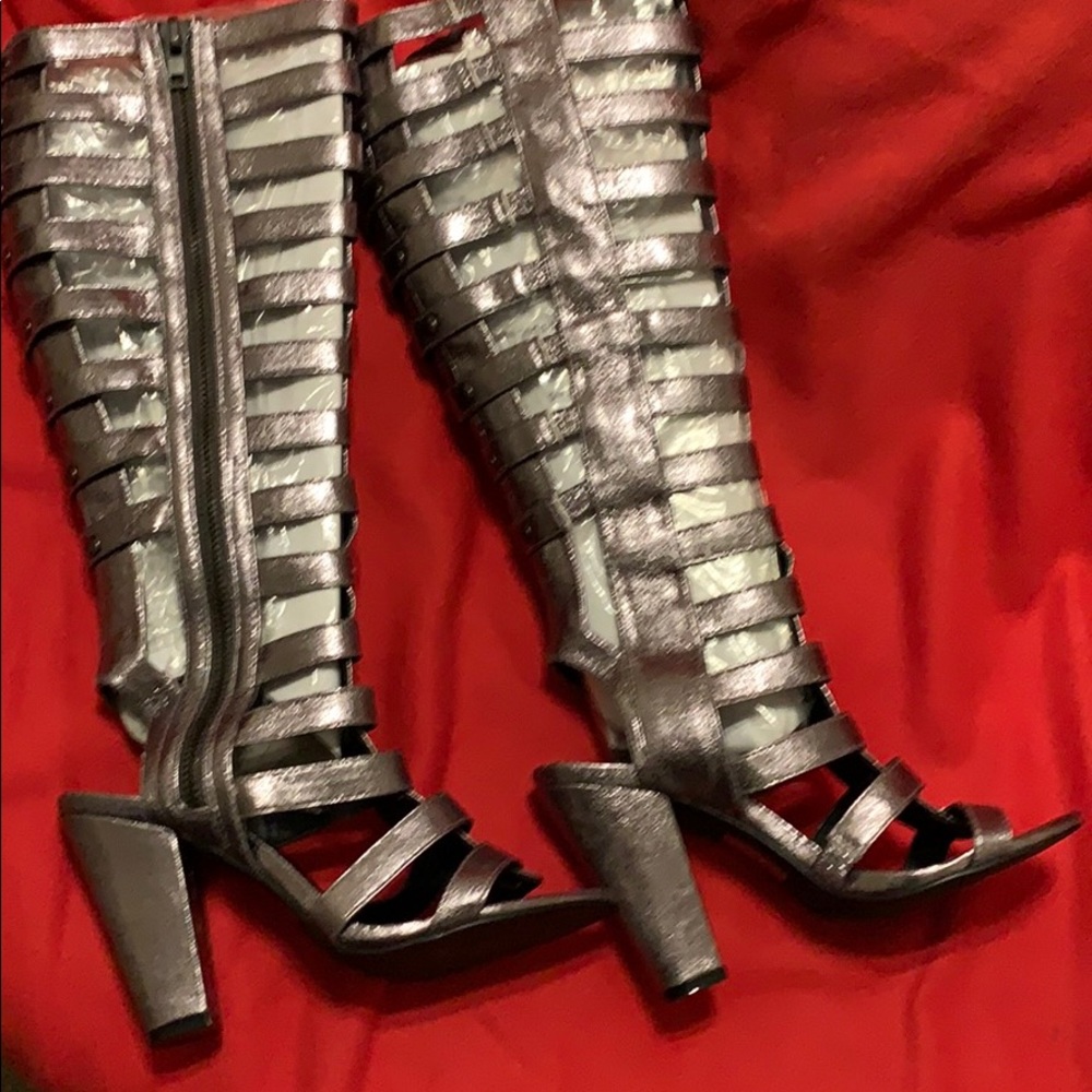 Shoes - Picture 2 of 4